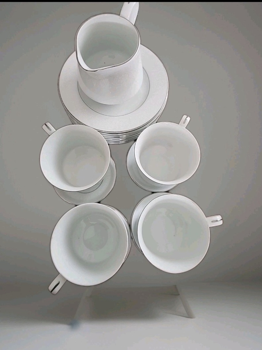 Vintage Crown Victoria Lovelace Fine China Tea Cup, Saucer and Creamer Set 17pc